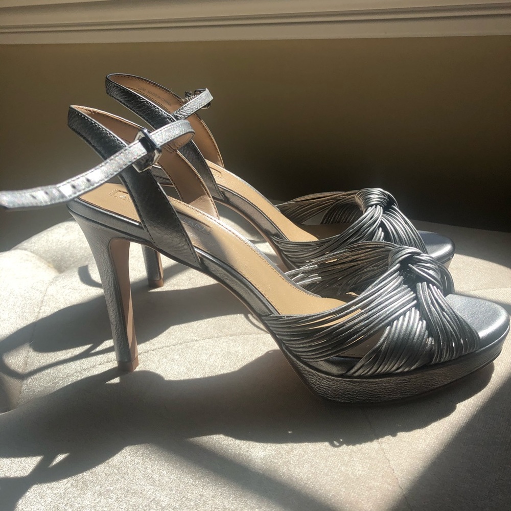 Antonio Melani Platform Heels Gray Shiny